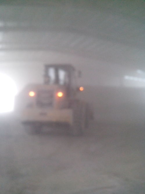 混凝土攪拌站骨料倉(cāng)頂噴霧降塵效果及方法